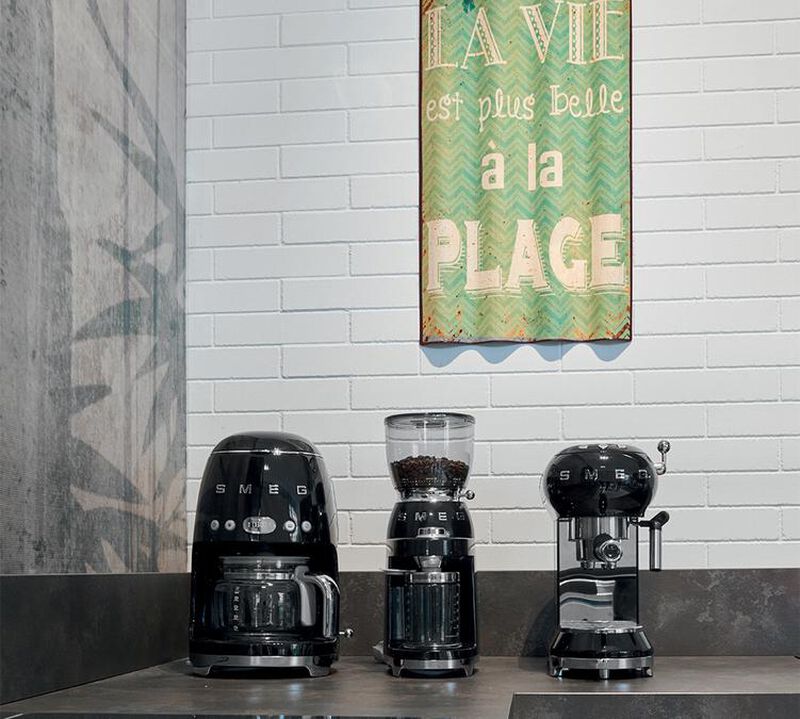 Smeg DCF02BLEU Macchina Caff&egrave; Americano Colore Nero image number 5