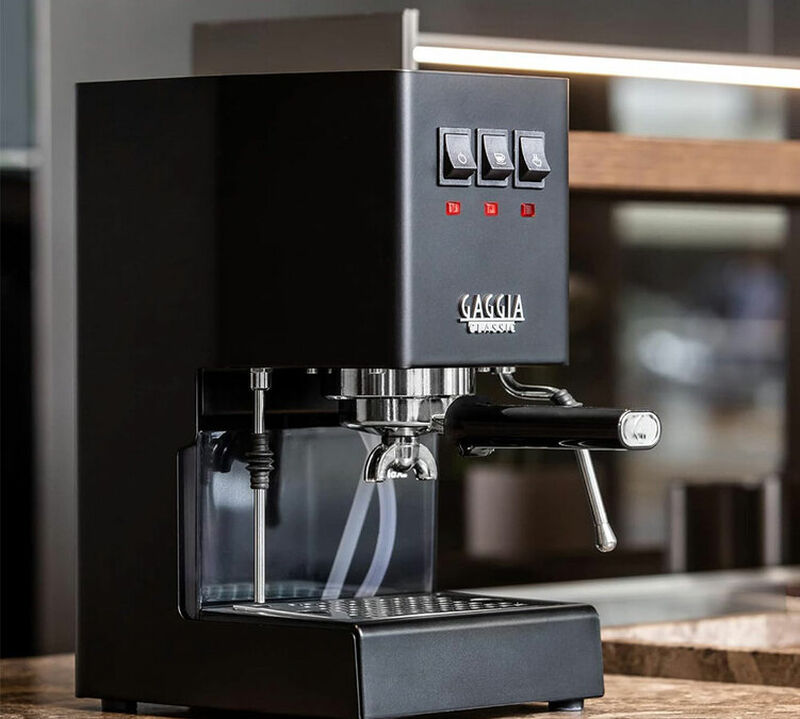 Gaggia Classic E24 Classico EVO Black Macchina Espresso image number 1