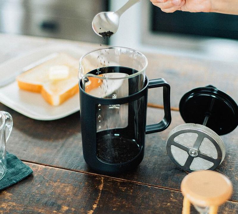 Hario U French Press in Black - 600ml image number 3