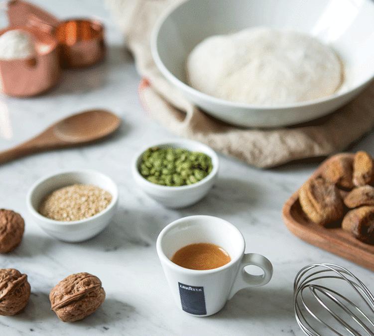 Crema e Aroma Lavazza coffee beans