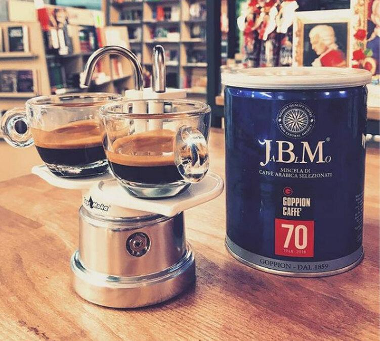 caff&egrave; in grani torrefatto in Italia